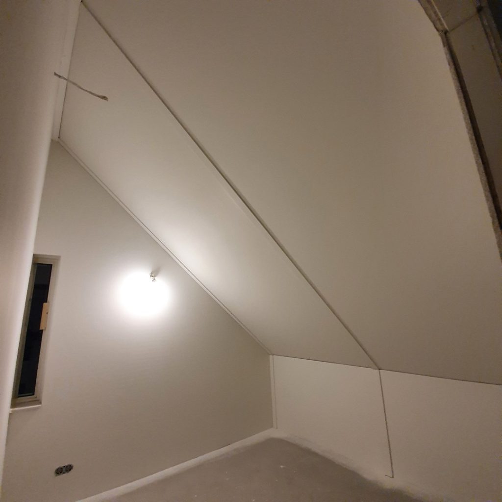 Zolderkap Airless verfspuiten